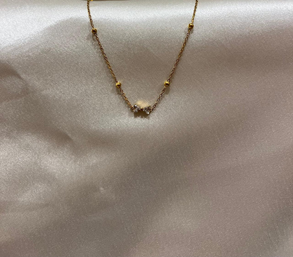 Bow necklace